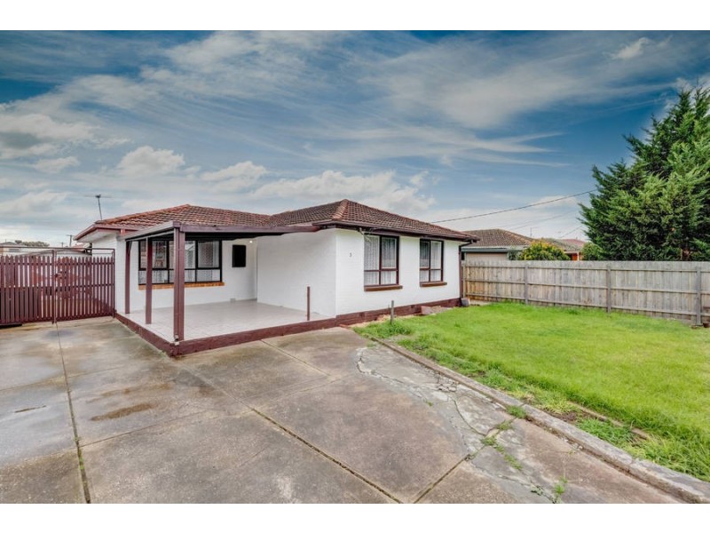 5 Curlew Close, Melton VIC 3337