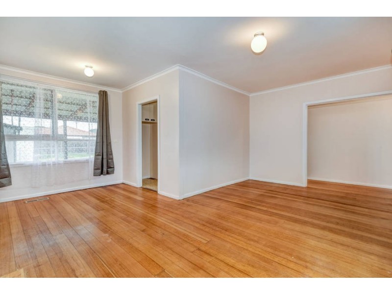 5 Curlew Close, Melton VIC 3337