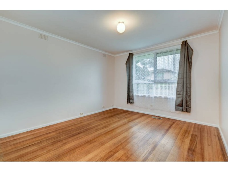 5 Curlew Close, Melton VIC 3337