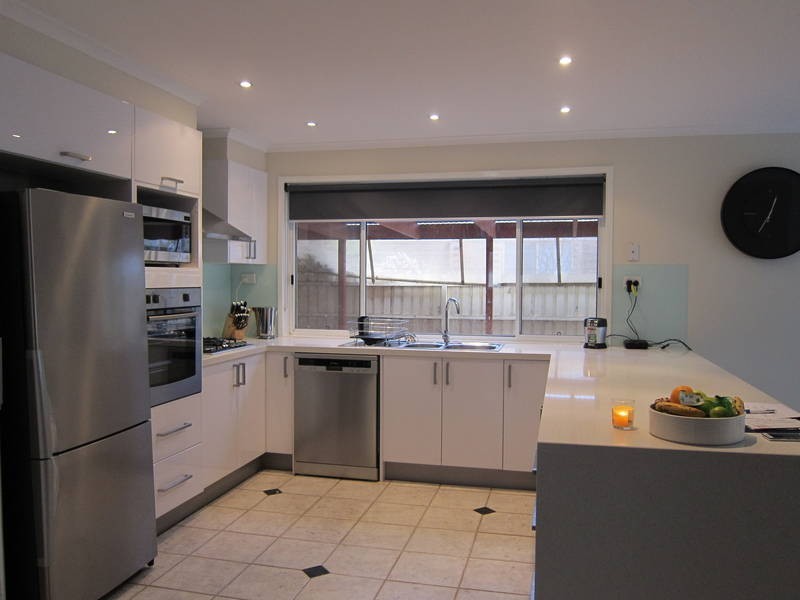 9 Grosvenor Court, Melton West VIC 3337