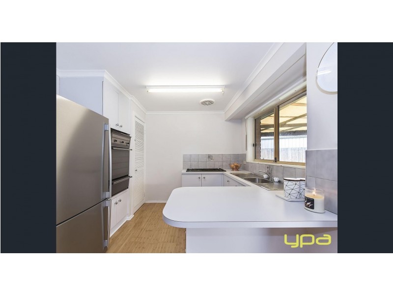 42 Dunvegan Drive, Kurunjang VIC 3337