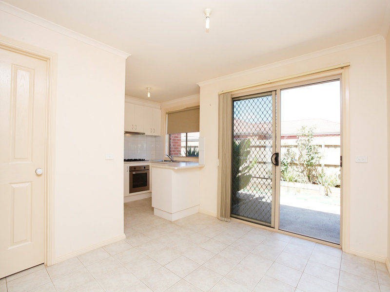 13/44-50 Phillip Street, Melton South VIC 3338