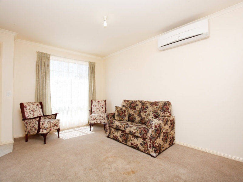 13/44-50 Phillip Street, Melton South VIC 3338