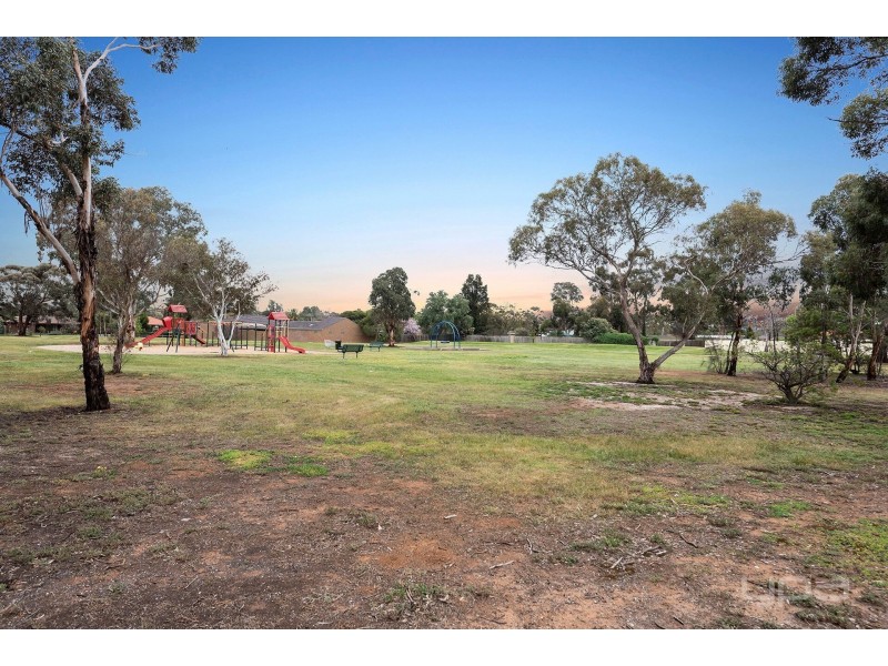 13/14 Fay Street, Melton VIC 3337