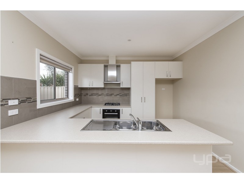 3/276 Bulmans Road, Melton West VIC 3337