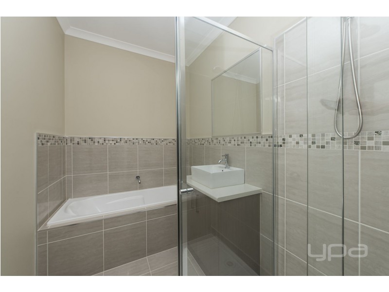 3/276 Bulmans Road, Melton West VIC 3337