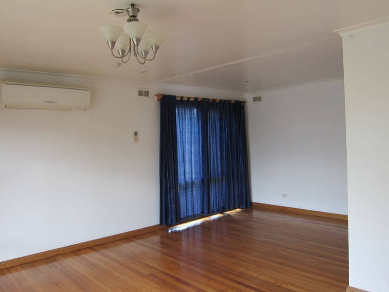 14 Bennett Street, Melton South VIC 3338