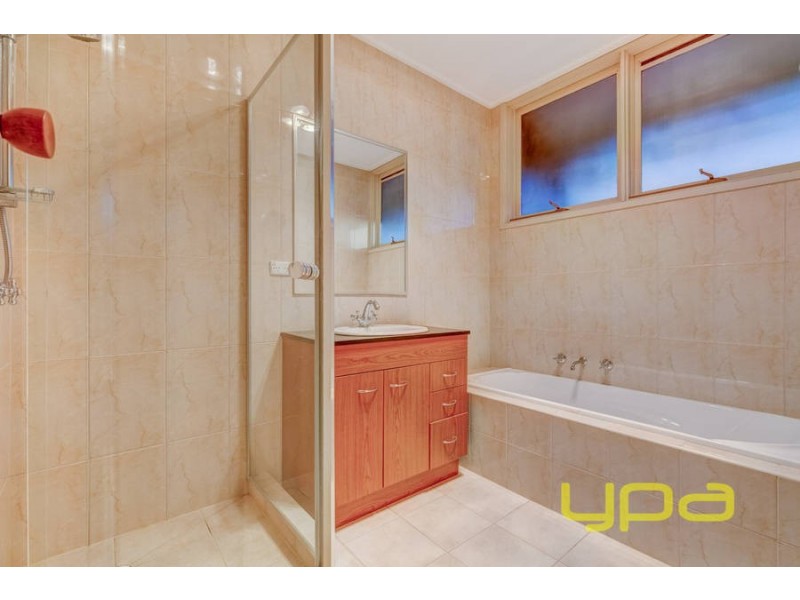 2-4 Outlook Ride, Kurunjang VIC 3337