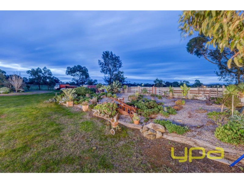 2-4 Outlook Ride, Kurunjang VIC 3337