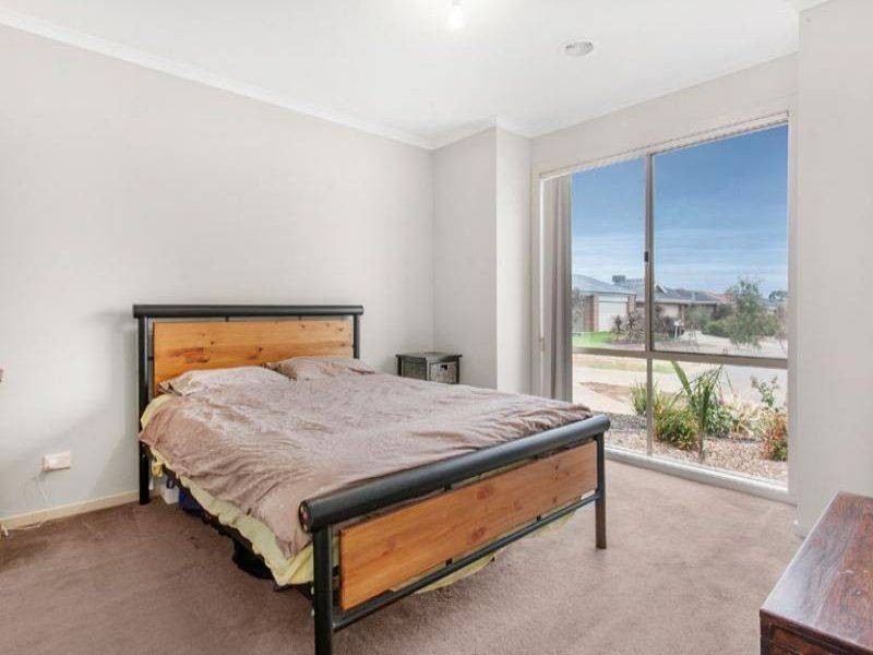 39 McBurnie Drive, Kurunjang VIC 3337