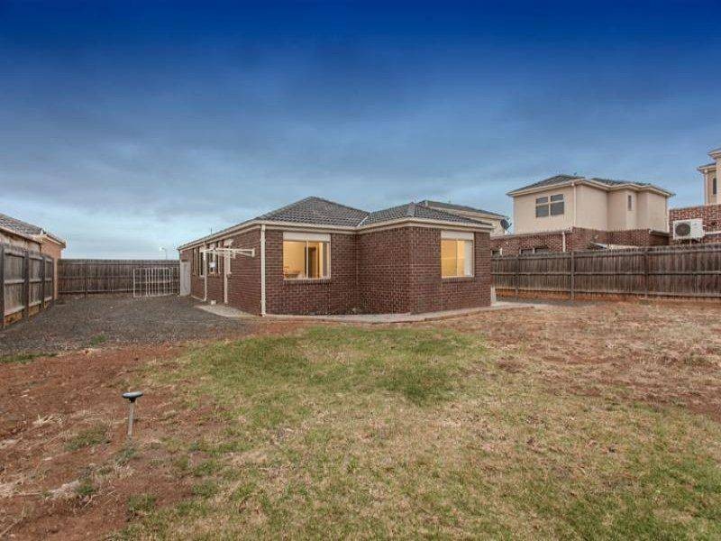39 McBurnie Drive, Kurunjang VIC 3337