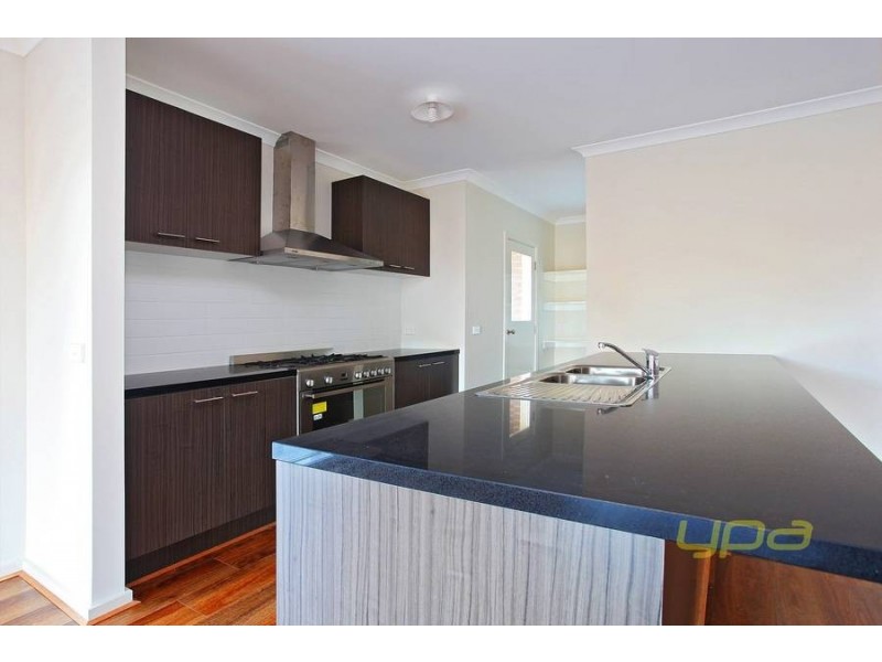 4 Lauriston Drive, Eynesbury VIC 3338