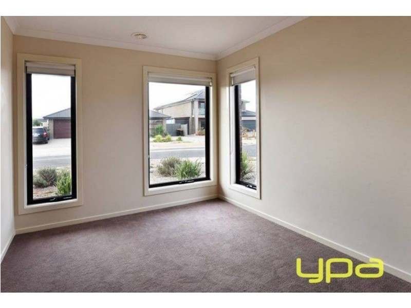 3 Nantha Way, Brookfield VIC 3338