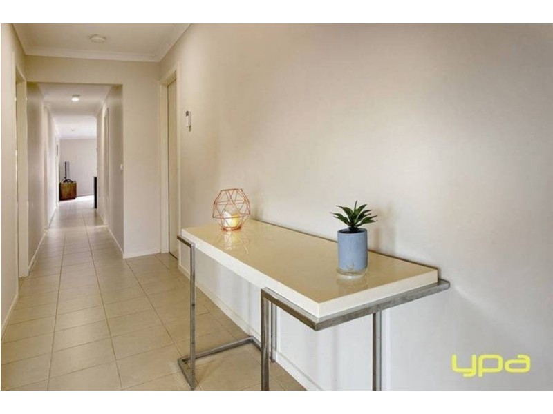 3 Nantha Way, Brookfield VIC 3338