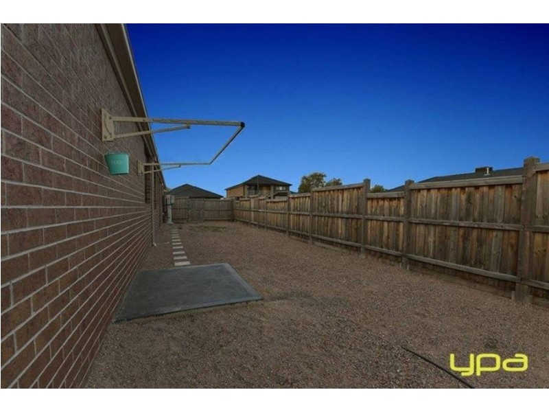 3 Nantha Way, Brookfield VIC 3338