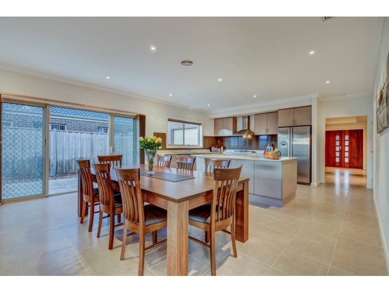 19 Bluegum Drive, Brookfield VIC 3338