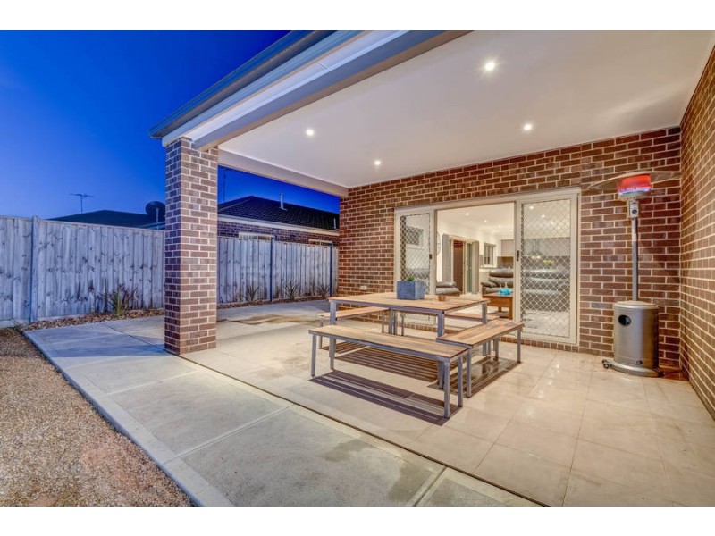 19 Bluegum Drive, Brookfield VIC 3338