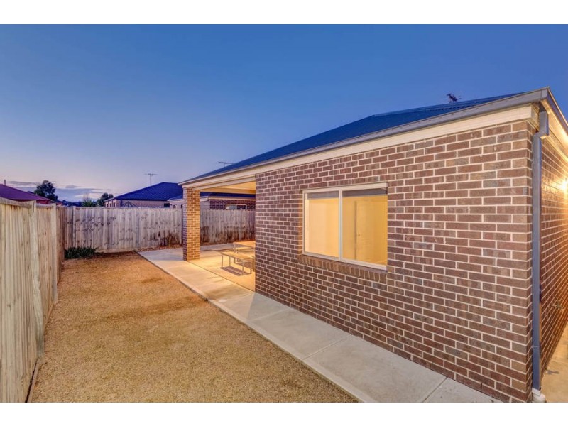 19 Bluegum Drive, Brookfield VIC 3338