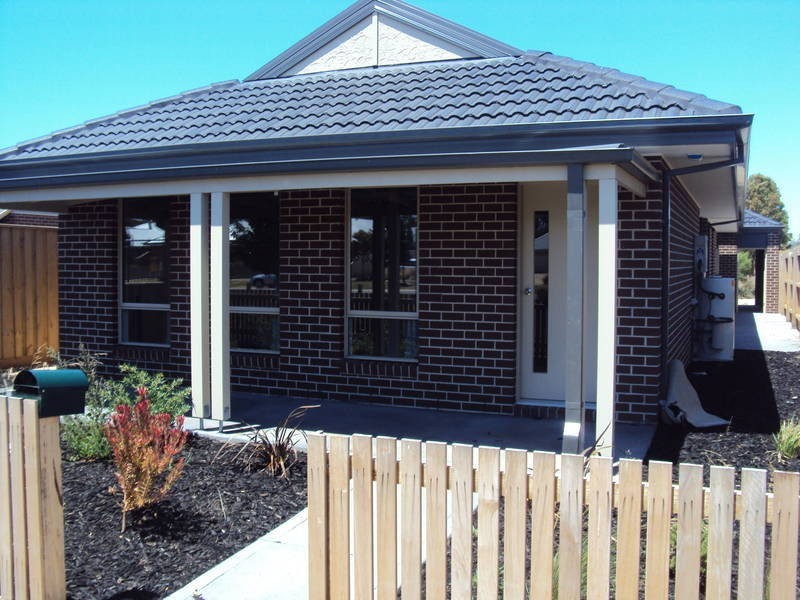 24 Walhalla Drive, Eynesbury VIC 3338