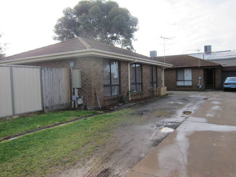 1/6 Smoult Drive, Kurunjang VIC 3337