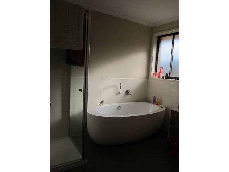 1/6 Smoult Drive, Kurunjang VIC 3337