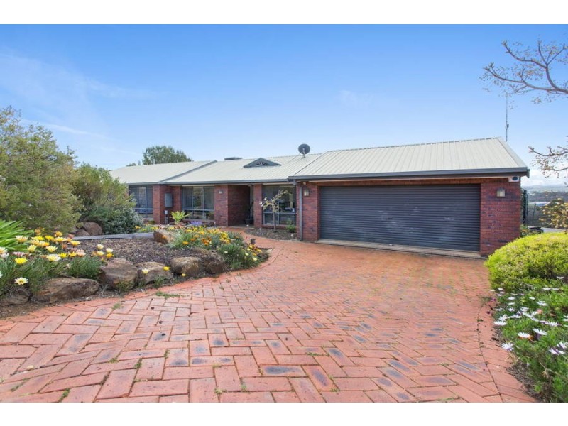 18 Manning Boulevard, Darley VIC 3340