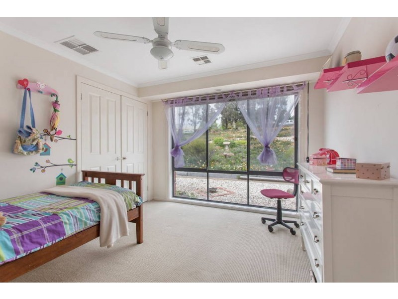 18 Manning Boulevard, Darley VIC 3340