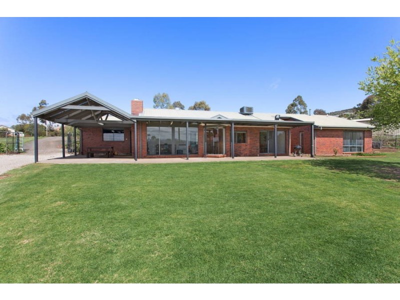 18 Manning Boulevard, Darley VIC 3340