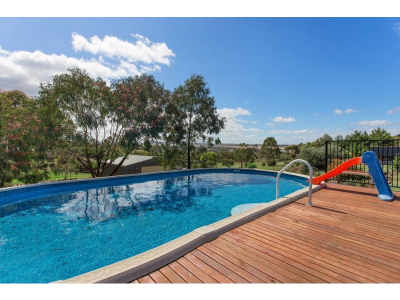 18 Manning Boulevard, Darley VIC 3340