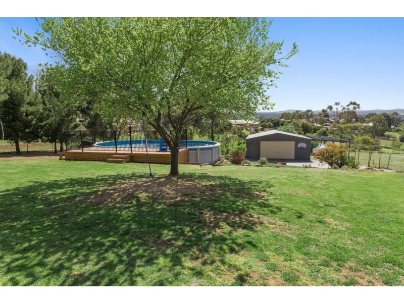 18 Manning Boulevard, Darley VIC 3340