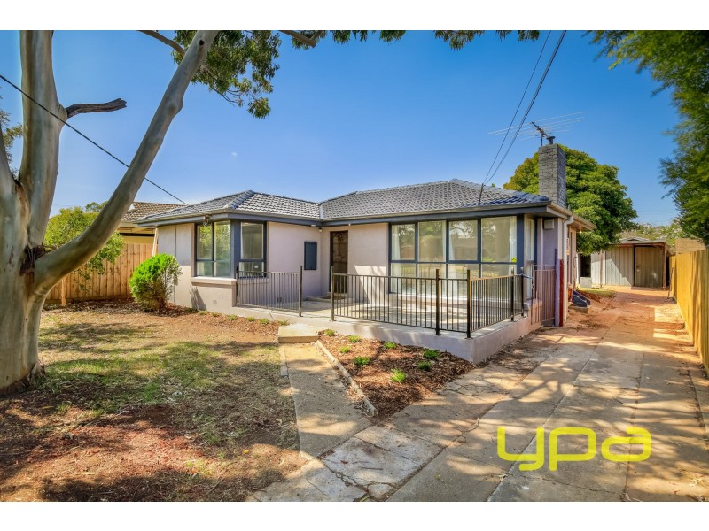 16 Curlew Close, Melton West VIC 3337