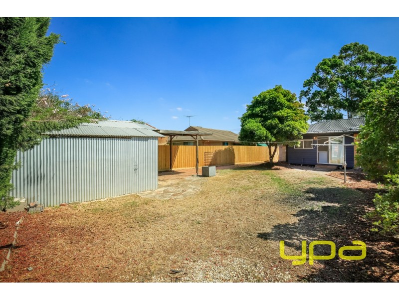 16 Curlew Close, Melton West VIC 3337