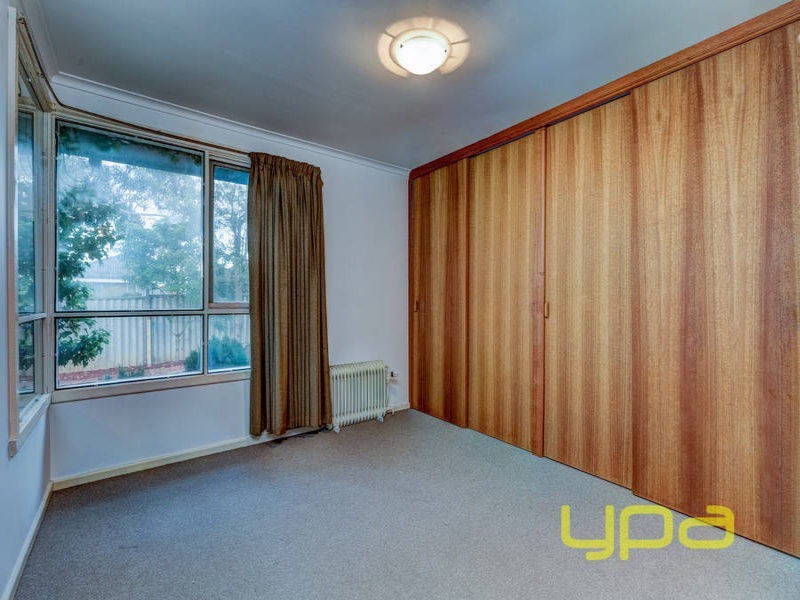 16 Curlew Close, Melton West VIC 3337