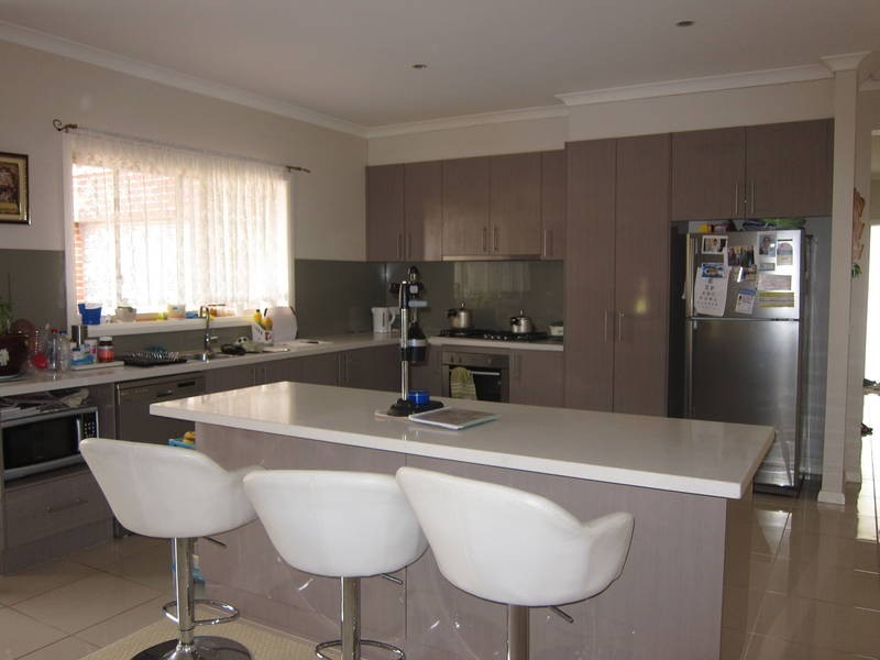 39 Stretton Drive, Brookfield VIC 3338