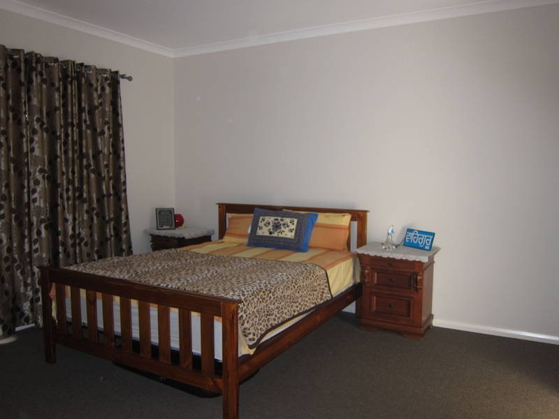 39 Stretton Drive, Brookfield VIC 3338