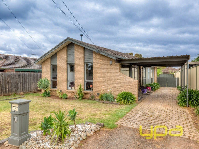 29 Essex Drive, Melton VIC 3337