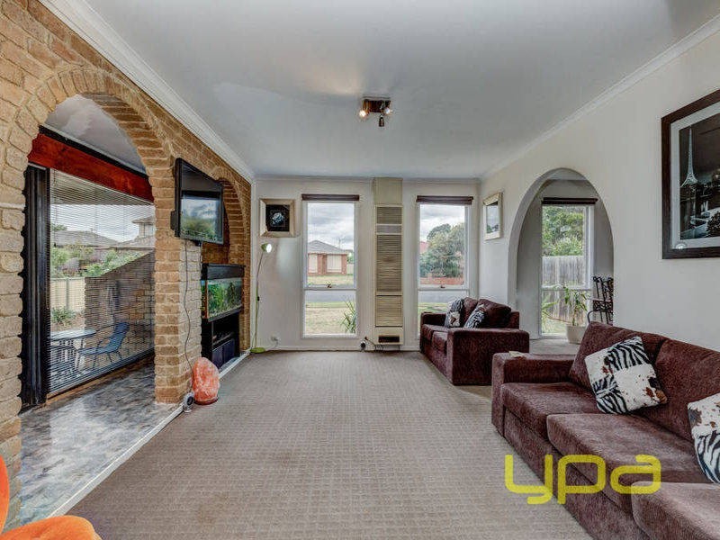 29 Essex Drive, Melton VIC 3337