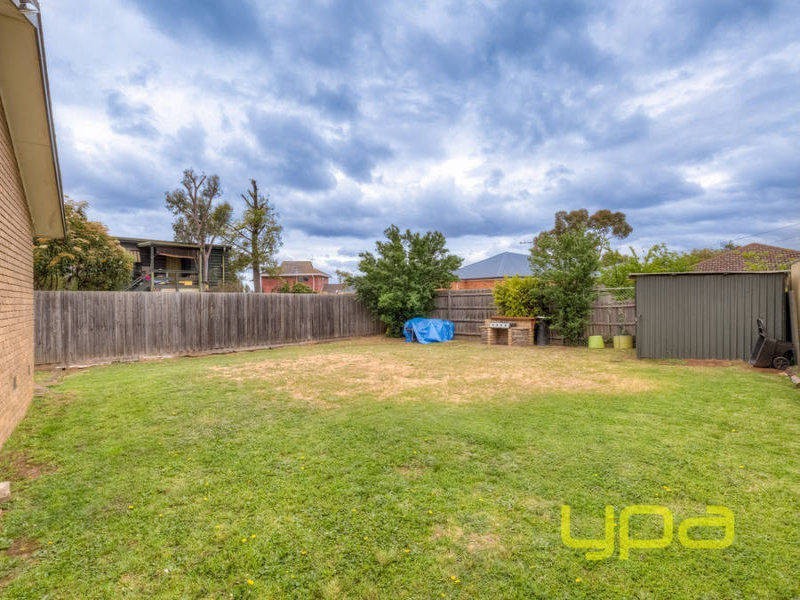 29 Essex Drive, Melton VIC 3337