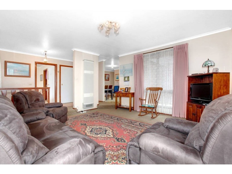 17 Hudson Place, Melton VIC 3337