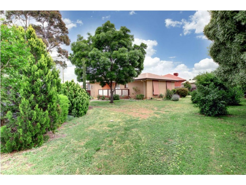 17 Hudson Place, Melton VIC 3337