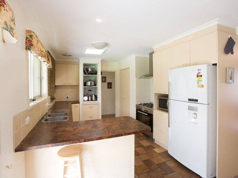 7 Wyatt Place, Melton West VIC 3337