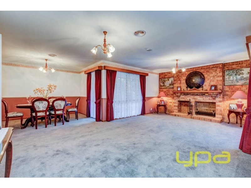 18 Springbank Way, Brookfield VIC 3338