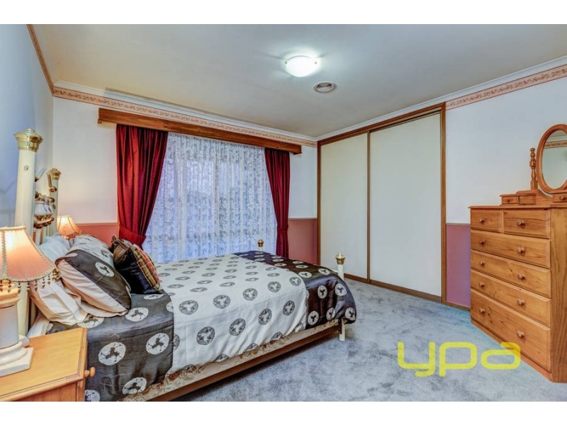 18 Springbank Way, Brookfield VIC 3338