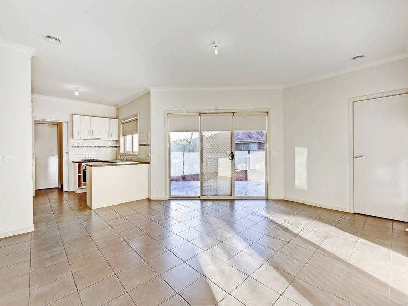 1/6 Woodland Rise, Melton West VIC 3337