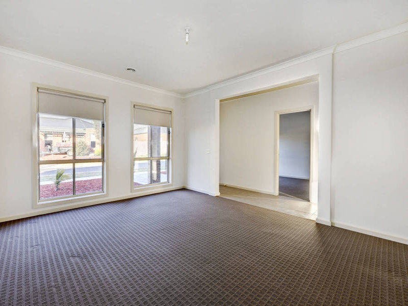 1/6 Woodland Rise, Melton West VIC 3337