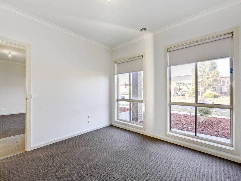 1/6 Woodland Rise, Melton West VIC 3337