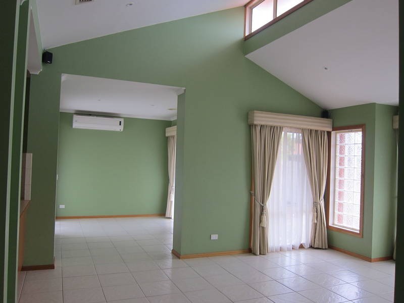 26 Lagarna Drive, Kurunjang VIC 3337