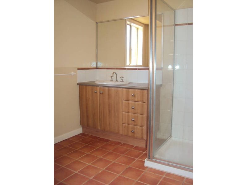 27  Scarlet Oak Ave, Melton West VIC 3337