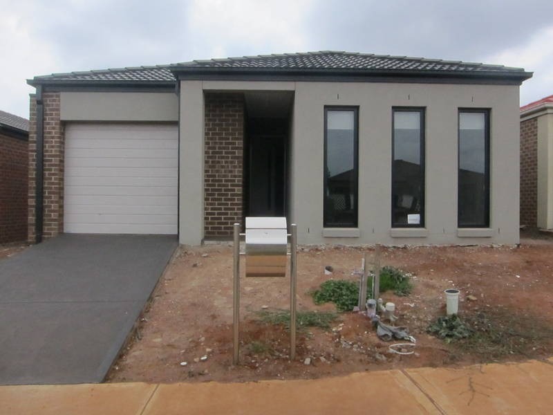 13 Opal Street, Melton South VIC 3338