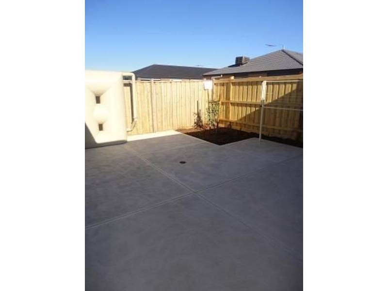 29 Barleygrass Crescent, Brookfield VIC 3338